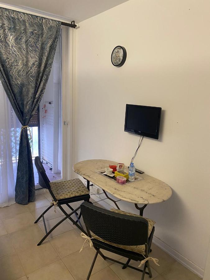 Joli Studio Neuf Av Terrasse A 50 M De La Mer Et Gare 罗克布吕讷-卡普马丹 外观 照片