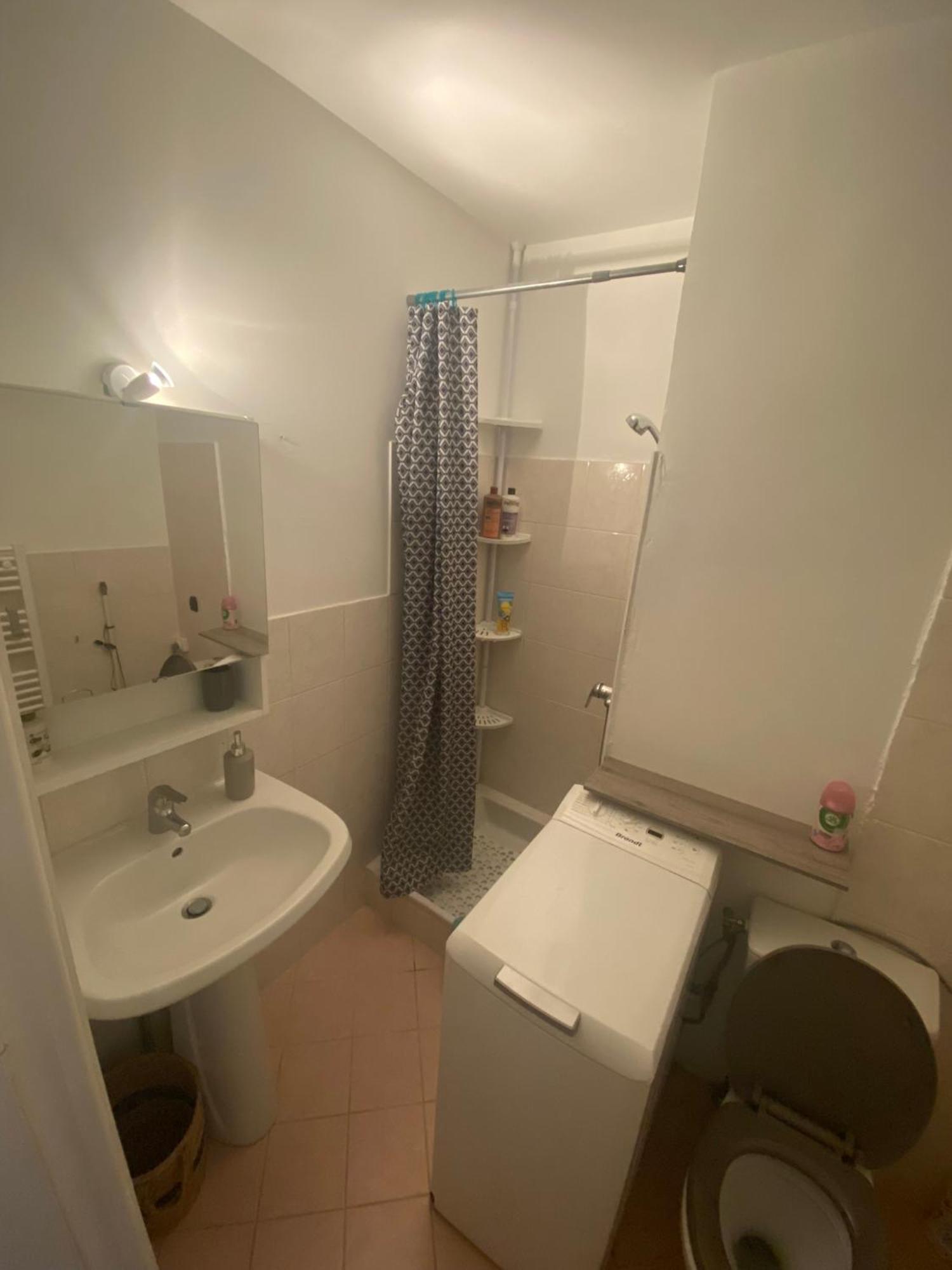 Joli Studio Neuf Av Terrasse A 50 M De La Mer Et Gare 罗克布吕讷-卡普马丹 外观 照片