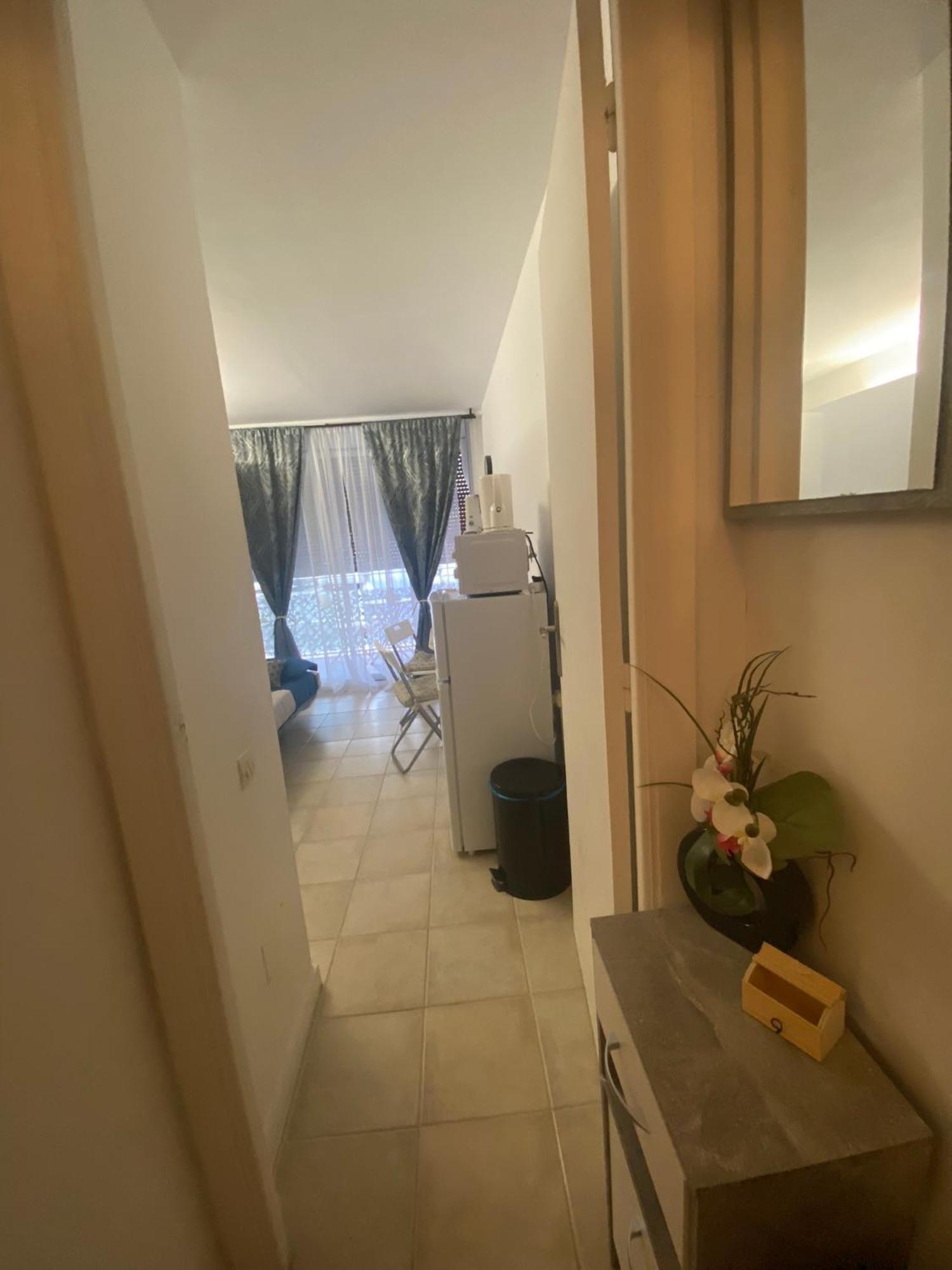 Joli Studio Neuf Av Terrasse A 50 M De La Mer Et Gare 罗克布吕讷-卡普马丹 外观 照片